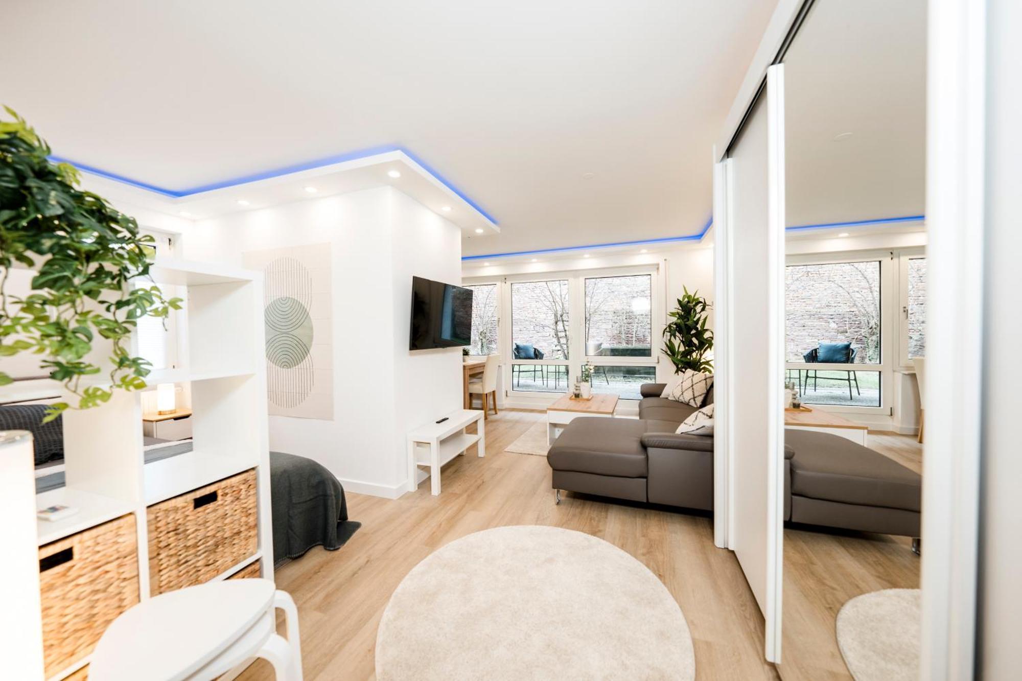 Bellabene Modernes Studio Apartment In Zentraler Lage Mit Terrasse, Parkplatz, Smarttv 普福尔茨海姆 外观 照片
