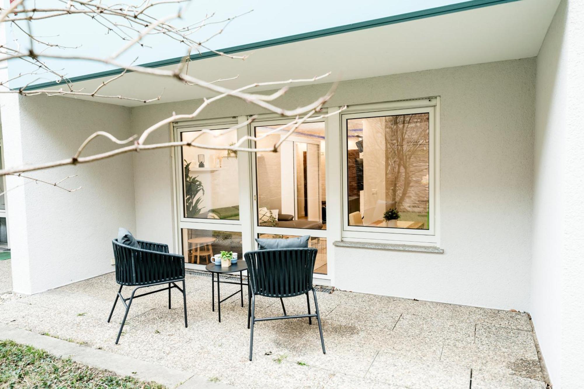 Bellabene Modernes Studio Apartment In Zentraler Lage Mit Terrasse, Parkplatz, Smarttv 普福尔茨海姆 外观 照片